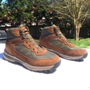 Hiking Boots . Waterproof . Size 11 1/2 .... Benedict . Ozark Trail . New in Box